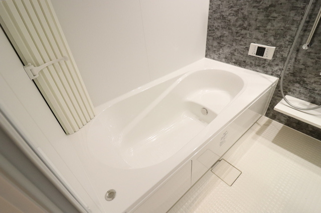 D-ROOM紅雲町Bの浴室|浴室換気乾燥機付き一坪タイプの浴槽です。