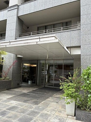 【エントランス】 | 麻布市兵衛町ホームズ | エントランス　※2026年4月の写真