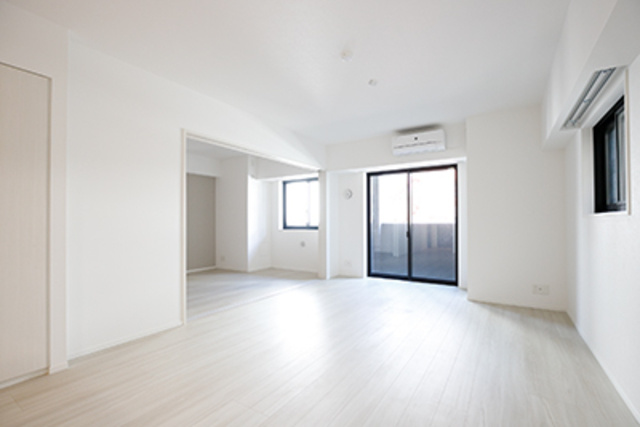 【居間・リビング】 | ＴＨＥ　ＡＸＩＳ　ＫＯＪＩＭＡＣＨＩ | ※写真は同タイプ住戸です。