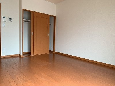 レオパレスグランディ朝日の居間・リビング