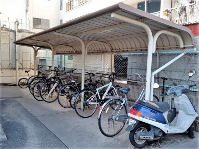 レオパレス美女のその他|自転車置き場