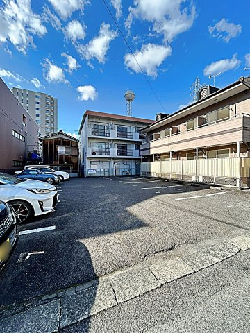 ムーニー木下の駐車場