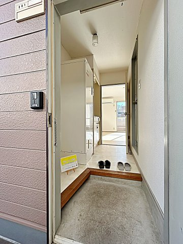 ムーニー木下の玄関