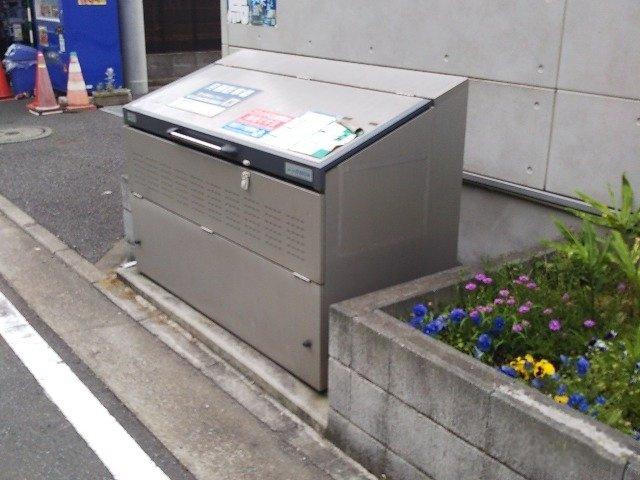 レオパレスグリーンステージのその他|ゴミ箱