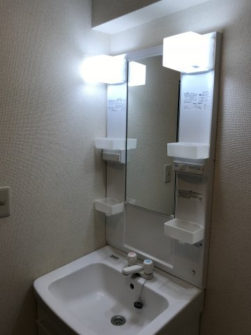 ラフィナート菊名の洗面所