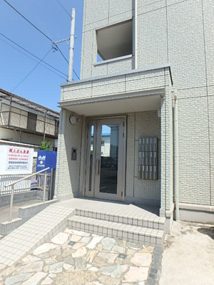 玄関前