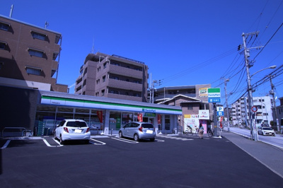 ファミリーマート戸塚吉田町店まで220ｍ