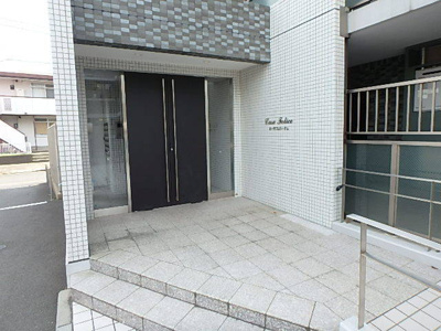 エントランスにはオートロックあります