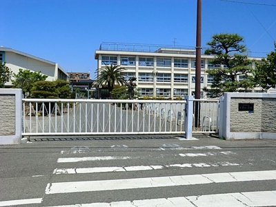 平塚市立大野小学校まで200ｍ