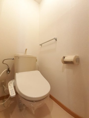 アムールＡ棟のトイレ|ゆったりとした空間のトイレです
