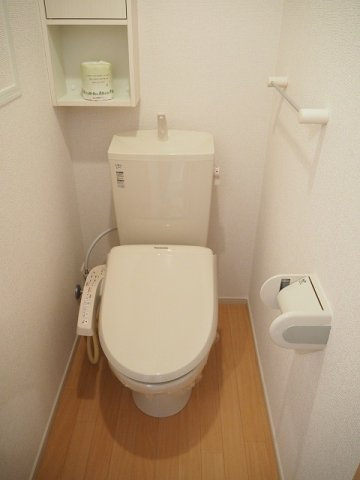 パームハイムⅡのトイレ|落ち着いた色調のトイレです