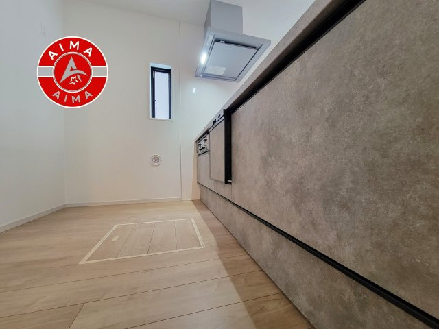 福岡市早良区有田2丁目第1-3棟（3号棟）の内観：施工例|ご家族を近くに感じられる対面キッチンのLDK。会話もはずみそうですね。