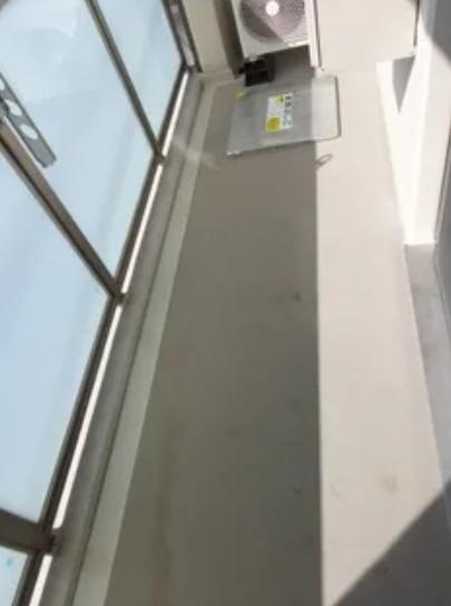 【バルコニー】