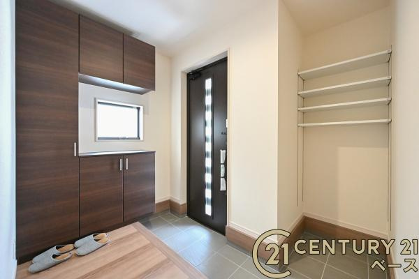 リーブルガーデン三吉大垣内 ２号棟 ／新築一戸建の内観：施工例|■ＴＶモニター付きインターホンで防犯対策もバッチリ！来客も一目でわかり安心です！■