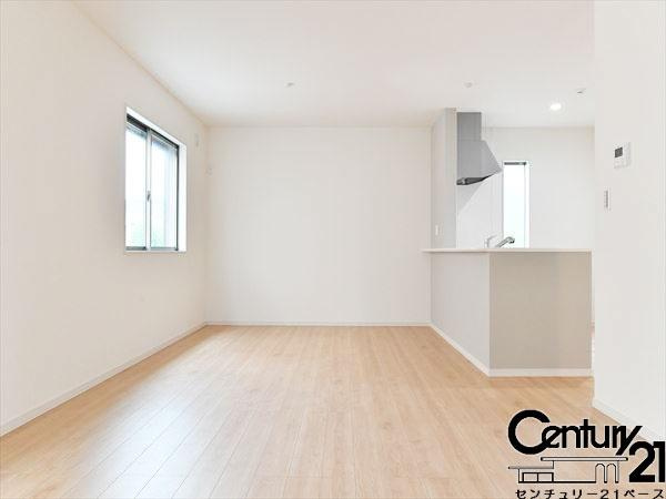リーブルガーデン有里町 ２号棟 ／新築一戸建の内観：施工例|■ペアガラス使用で結露の心配もありません！■