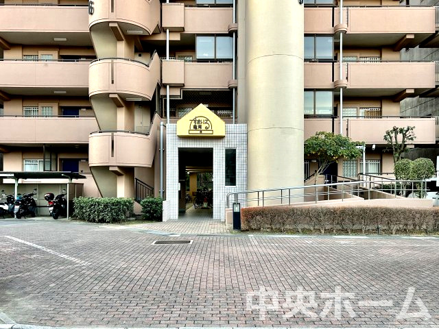 すまいる亀有6号棟のエントランス|エントランス