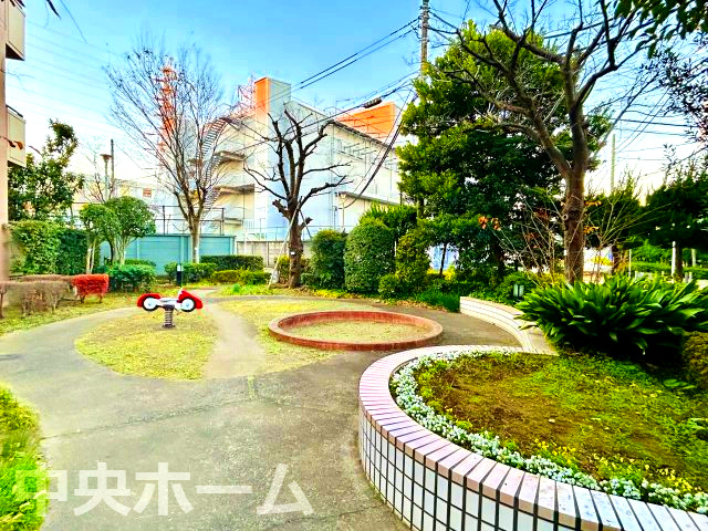 すまいる亀有6号棟の中庭|敷地内には緑も多く住環境良好です