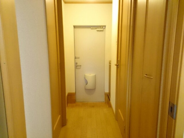 シェアー・イーストの玄関