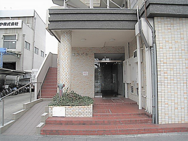瑞和ビルのエントランス