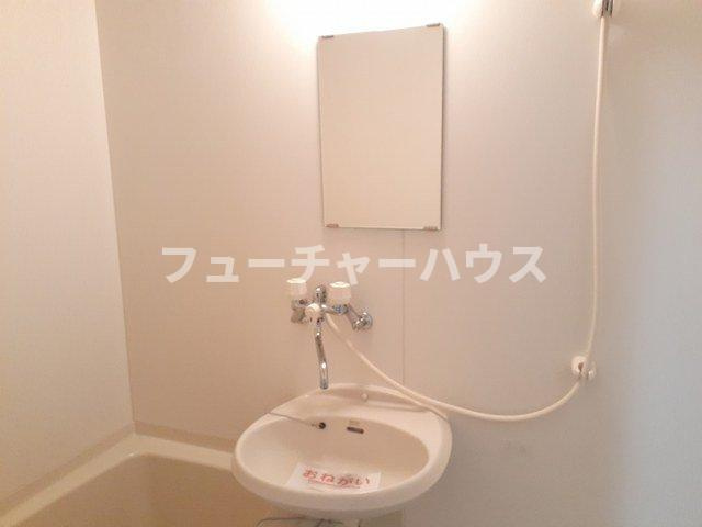 メゾン粟祐の洗面所|忙しい朝には欠かせない洗面所です