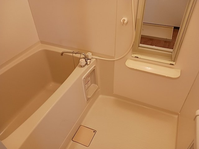 アネックストーコーの浴室|落ち着いた空間のお風呂です