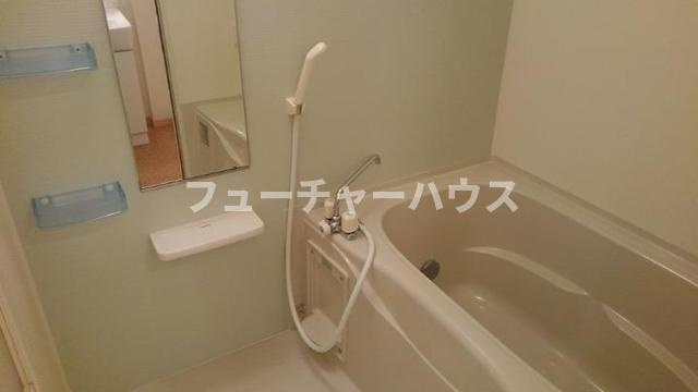 プリムローズⅢの浴室|落ち着いた空間のお風呂です