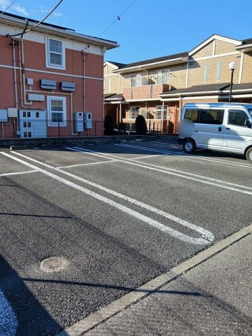 イノセントの駐車場