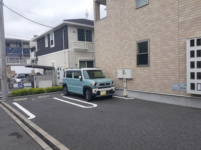 グランディールの駐車場