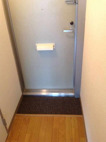 レオパレスブライトの玄関