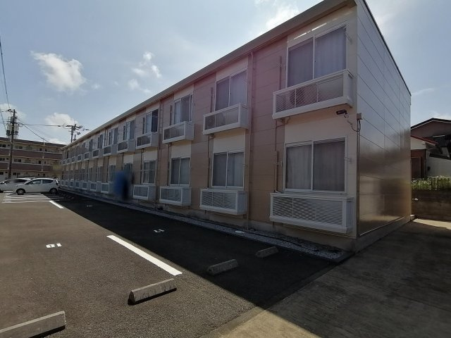 レオパレスティールの外観