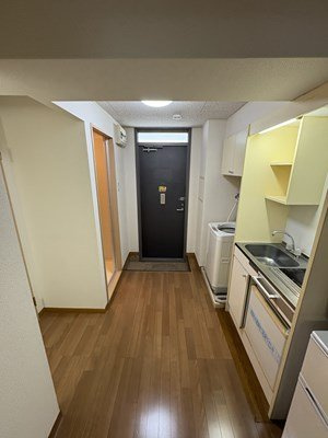 レオパレス柿ノ木の玄関