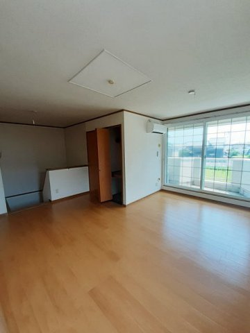 ジョイフルポート岡Ｃの居間・リビング