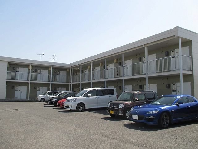 レオパレスヴィルヌーブの玄関