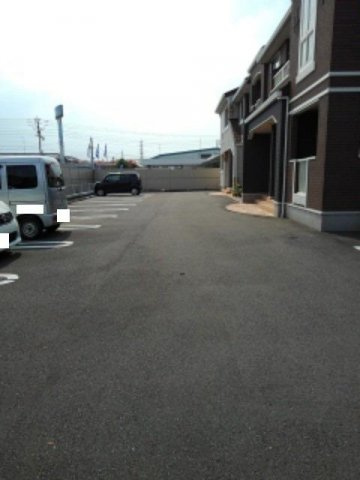 ラ　サリータの駐車場