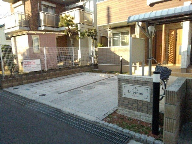 ルピナスの駐車場
