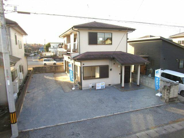 宇都宮市清原台６丁目　4ＬＤＫ　中古住宅の駐車場