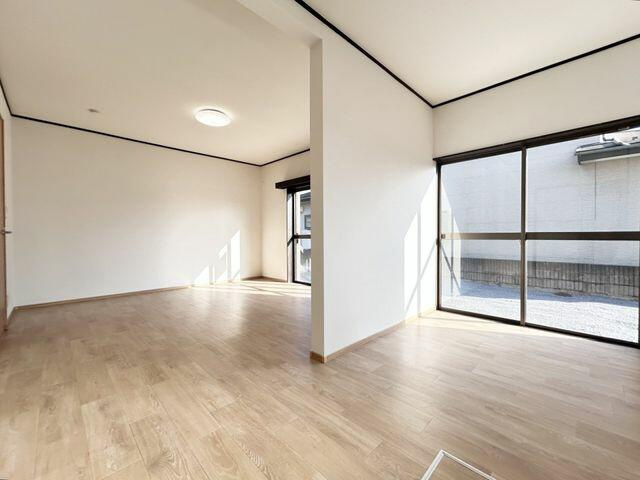 宇都宮市清原台６丁目　4ＬＤＫ　中古住宅の居間・リビング