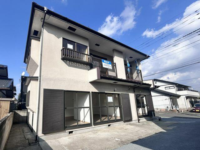 宇都宮市清原台６丁目　4ＬＤＫ　中古住宅の前面道路含む現地写真