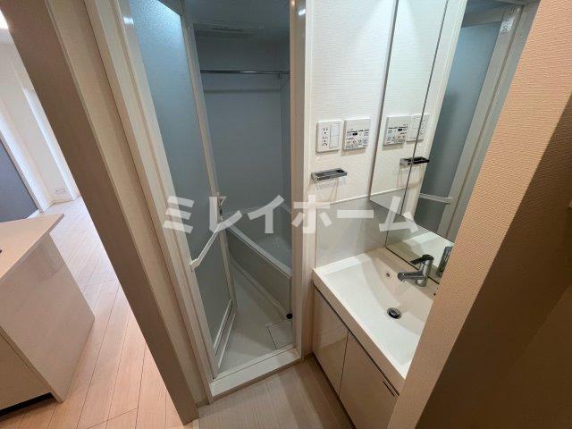 アジールコート蒲田の独立洗面台|同建物内、別のお部屋の参考写真になります。