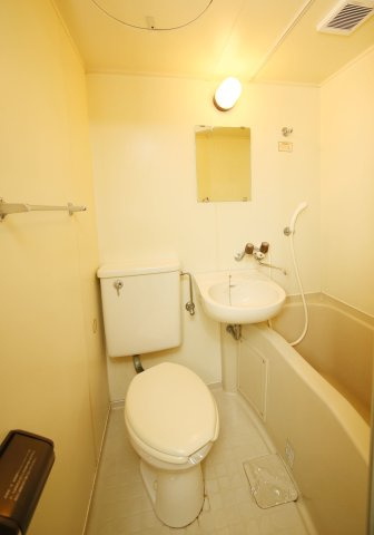 清風苑のトイレ|別部屋同間取りのお写真となります。参考にご覧くださいませ。