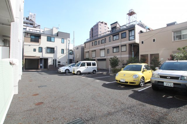 【駐車場】