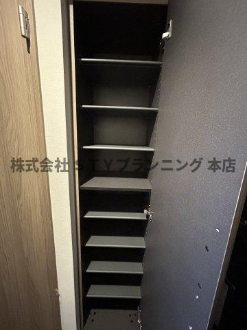 仲介手数料0円！エステシア名駅の収納