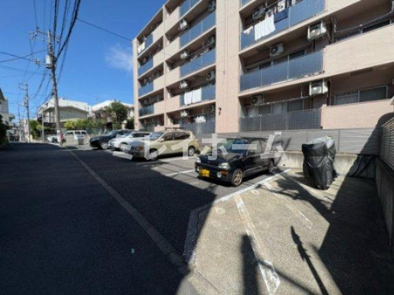 クロフトの駐車場