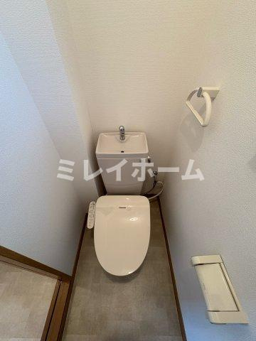 クロフトのトイレ|同建物内、別のお部屋の参考写真になります。