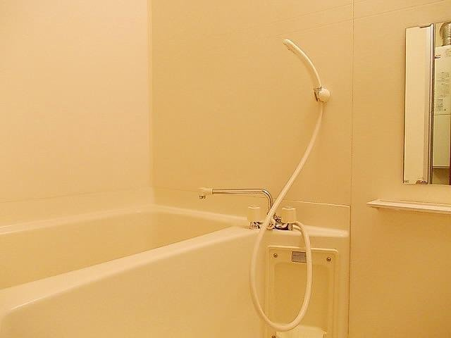 プラテアＭの浴室|落ち着いた空間のお風呂です