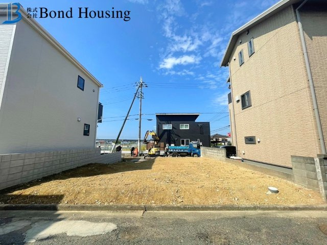 「JR魚住駅徒歩13分」「LDK19.8帖」魚住町16期　西岡　限定1棟の駐車場