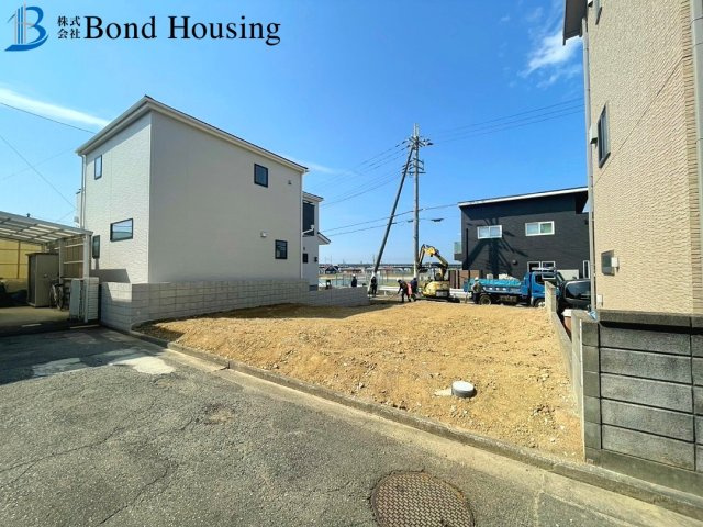 「JR魚住駅徒歩13分」「LDK19.8帖」魚住町16期　西岡　限定1棟の駐車場
