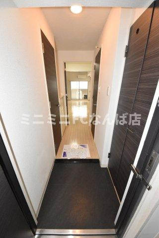 レジディア京町堀の玄関