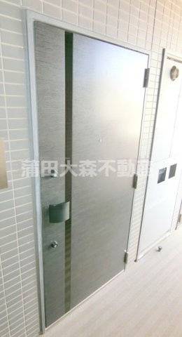 AXAS大森西アジールコートの玄関