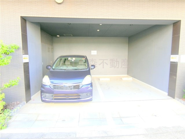 AXAS大森西アジールコートの駐車場|敷地内平置き駐車場　空き状況等詳細はお問合せ下さい。